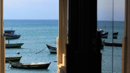 Windows of the Soul and Mirrors of the World: photography and reflections on viewing